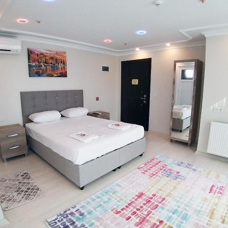 Golden Fish Hotel Batumi Esterno foto